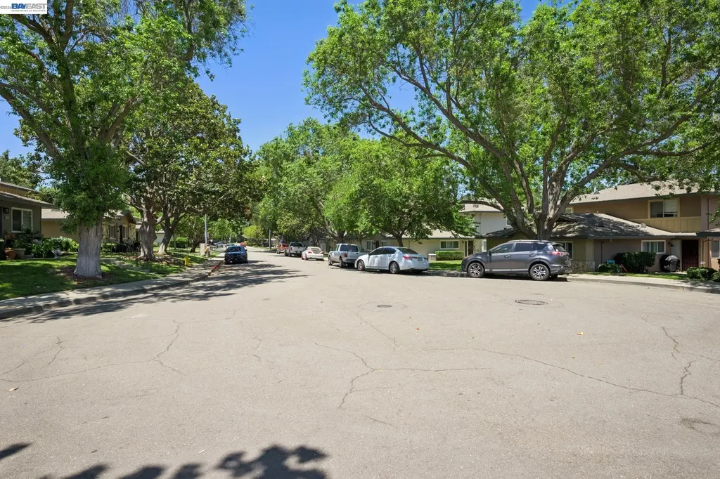 2122 Arroyo Court Pleasanton CA 94588