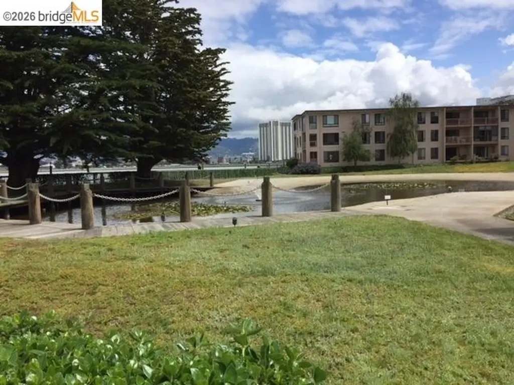 4 Commodore Drive Emeryville CA 94608