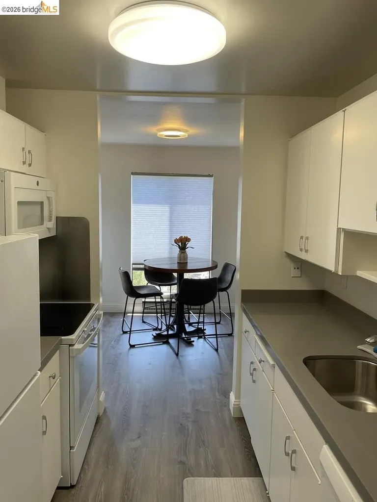 4 Commodore Drive Emeryville CA 94608