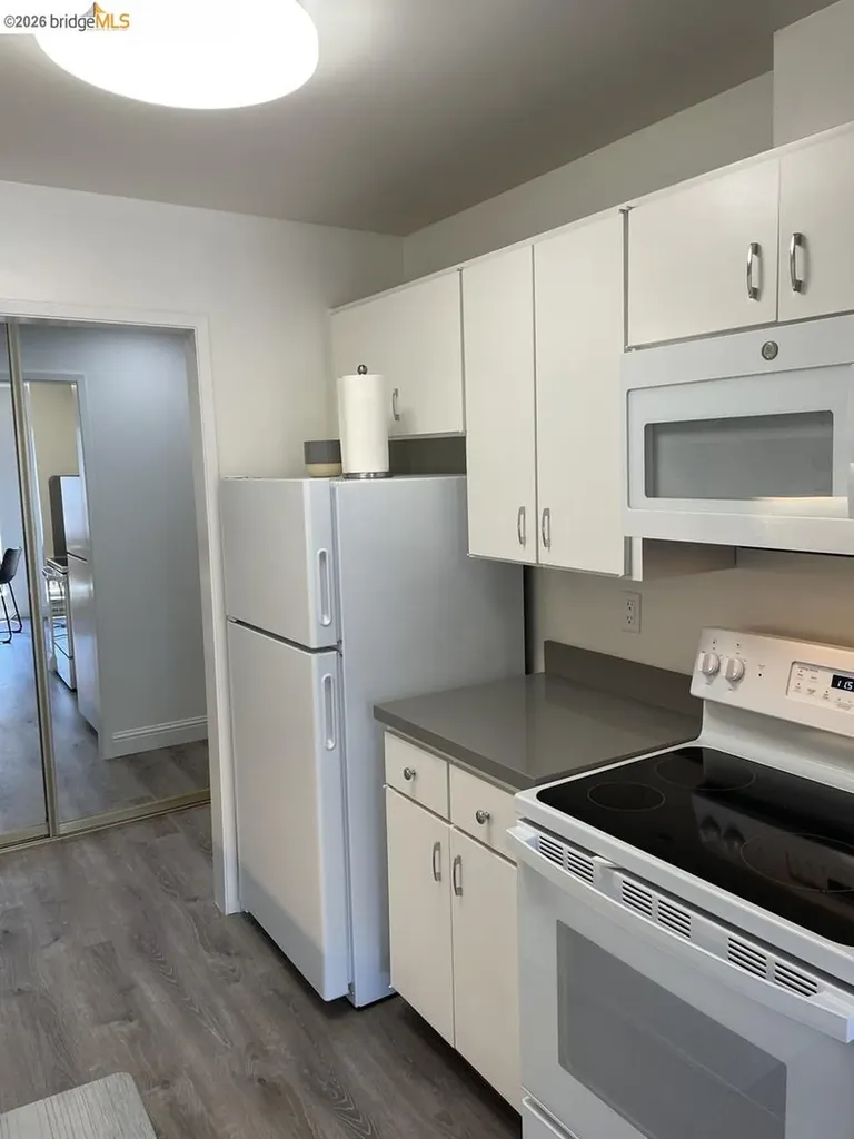 4 Commodore Drive Emeryville CA 94608
