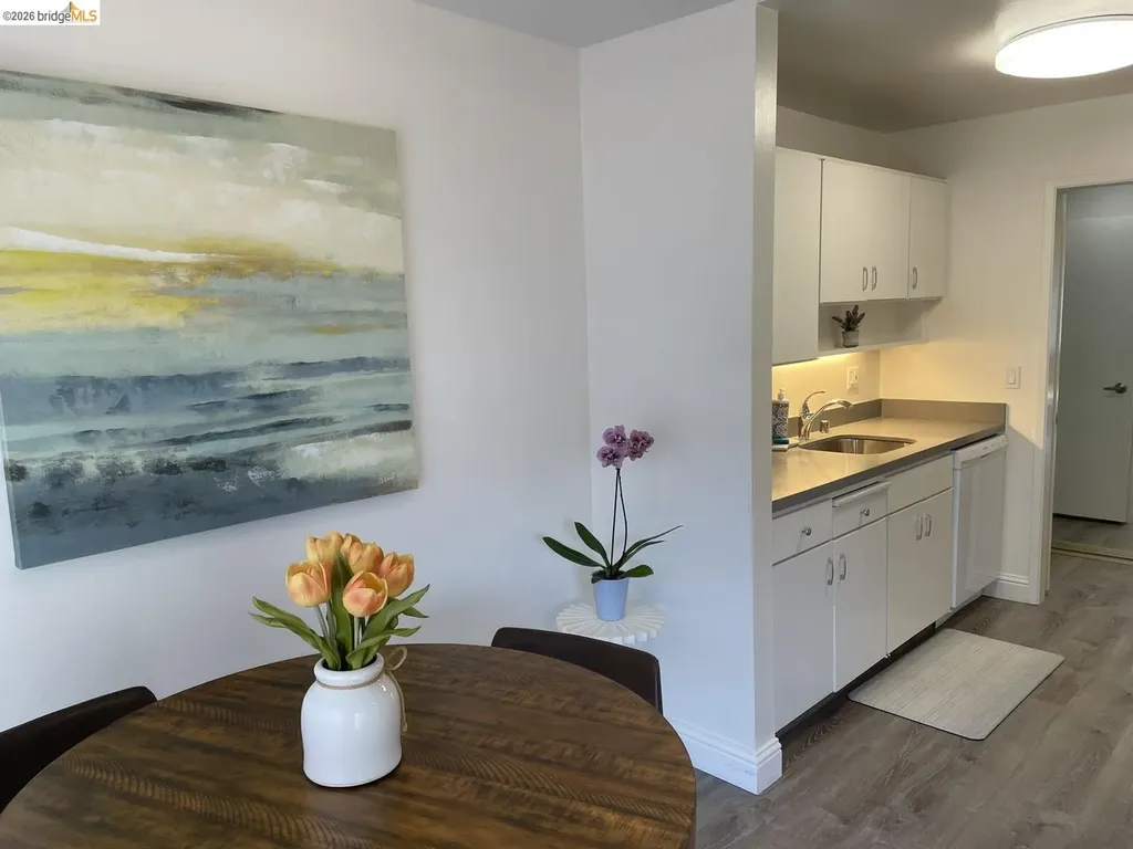 4 Commodore Drive Emeryville CA 94608