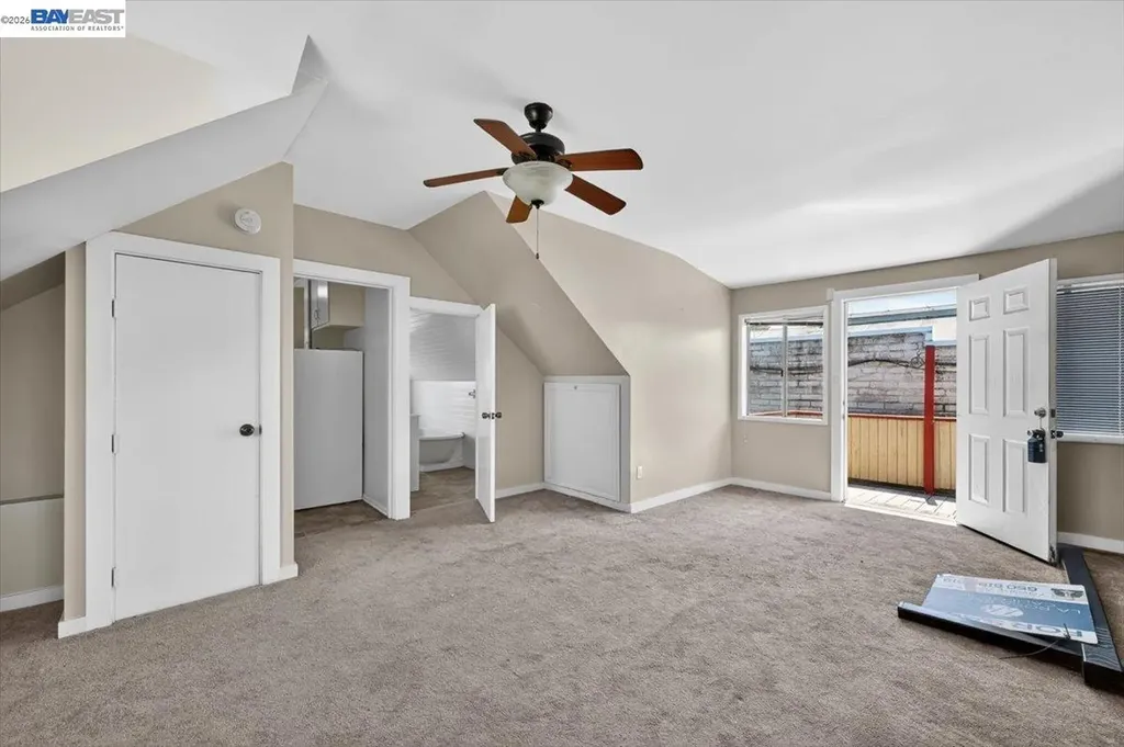 950 Loomis Court Oakland CA 94606