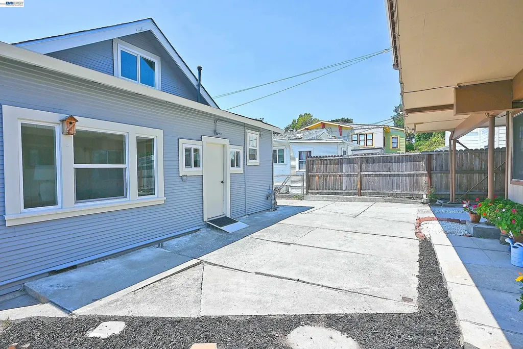 3914 Agua Vista Street Oakland CA 94601