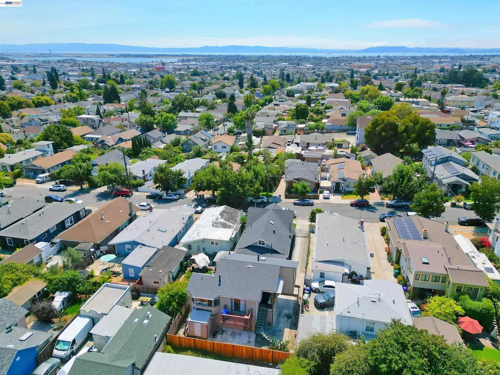 3914 Agua Vista Street Oakland CA 94601