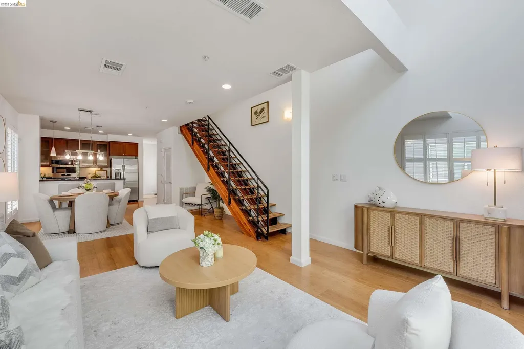 6466 Hollis Street Emeryville CA 94608