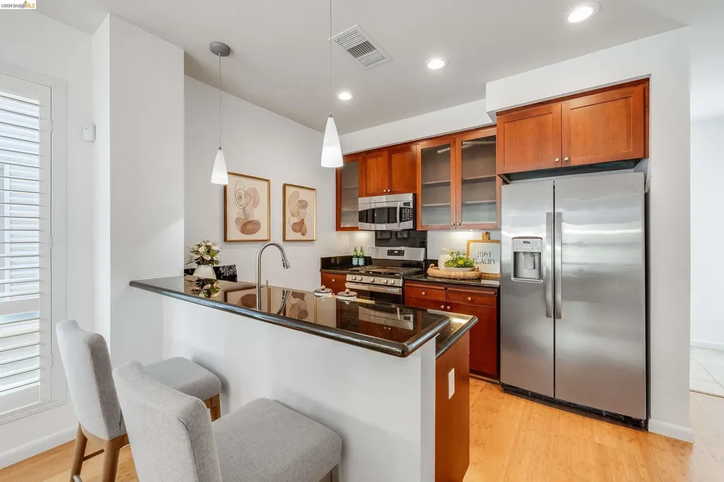 6466 Hollis Street Emeryville CA 94608