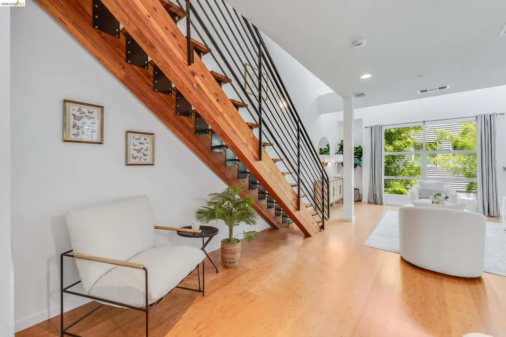 6466 Hollis Street Emeryville CA 94608