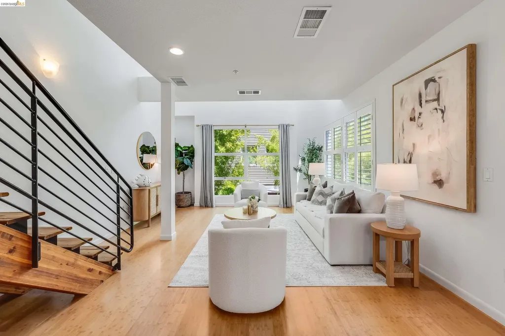 6466 Hollis Street Emeryville CA 94608