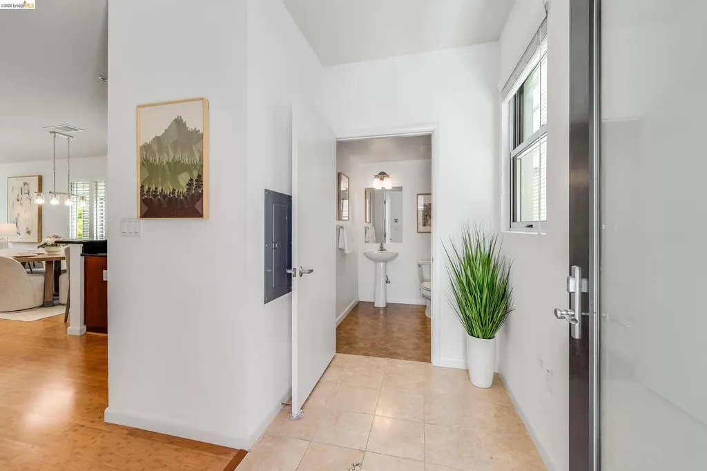 6466 Hollis Street Emeryville CA 94608