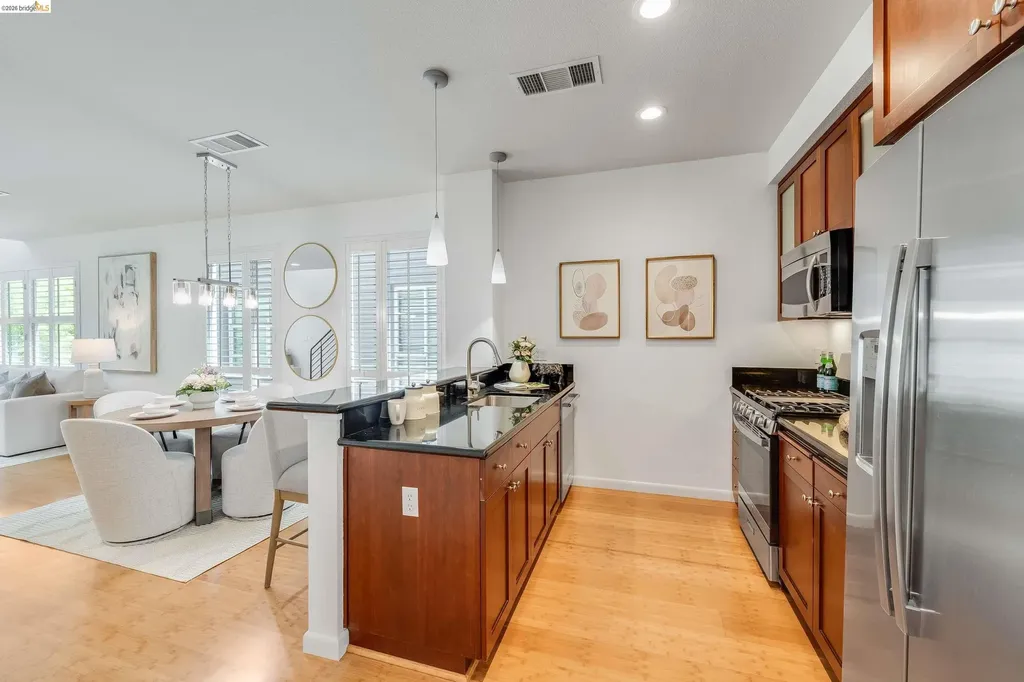 6466 Hollis Street Emeryville CA 94608