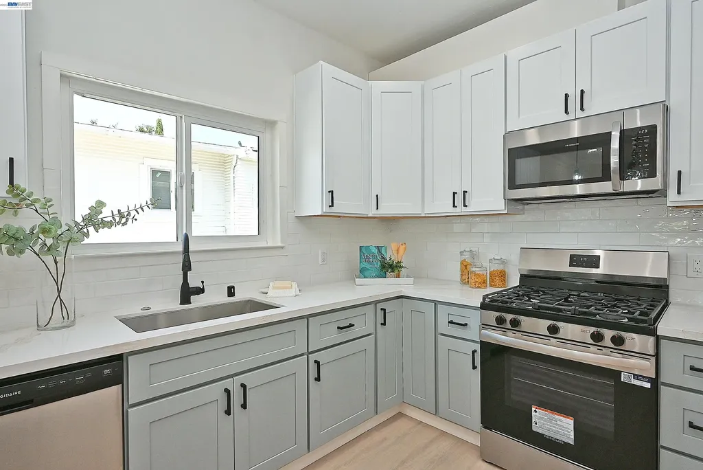 3914 Agua Vista Street Oakland CA 94601