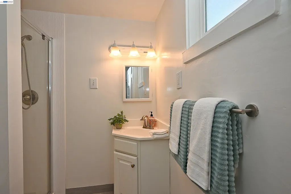 3914 Agua Vista Street Oakland CA 94601