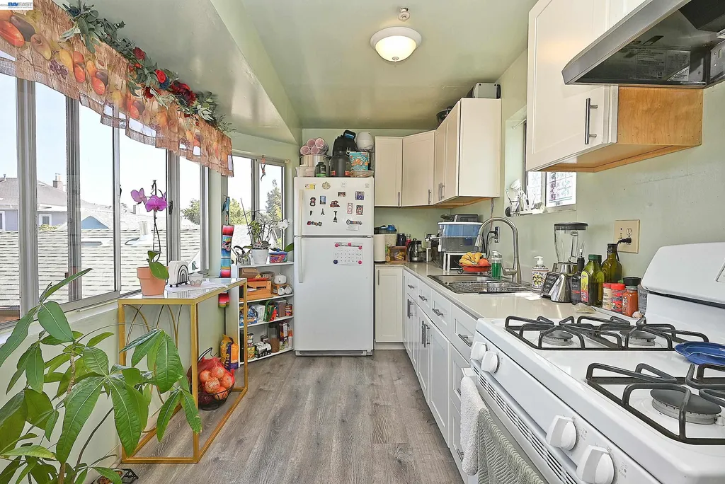 3914 Agua Vista Street Oakland CA 94601