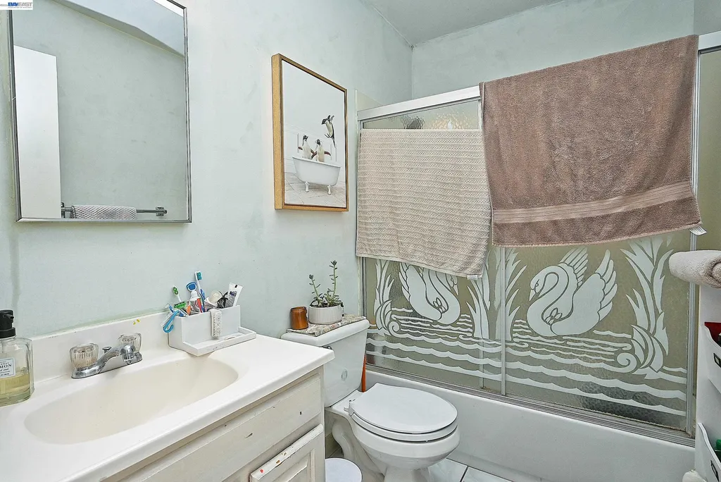 3914 Agua Vista Street Oakland CA 94601