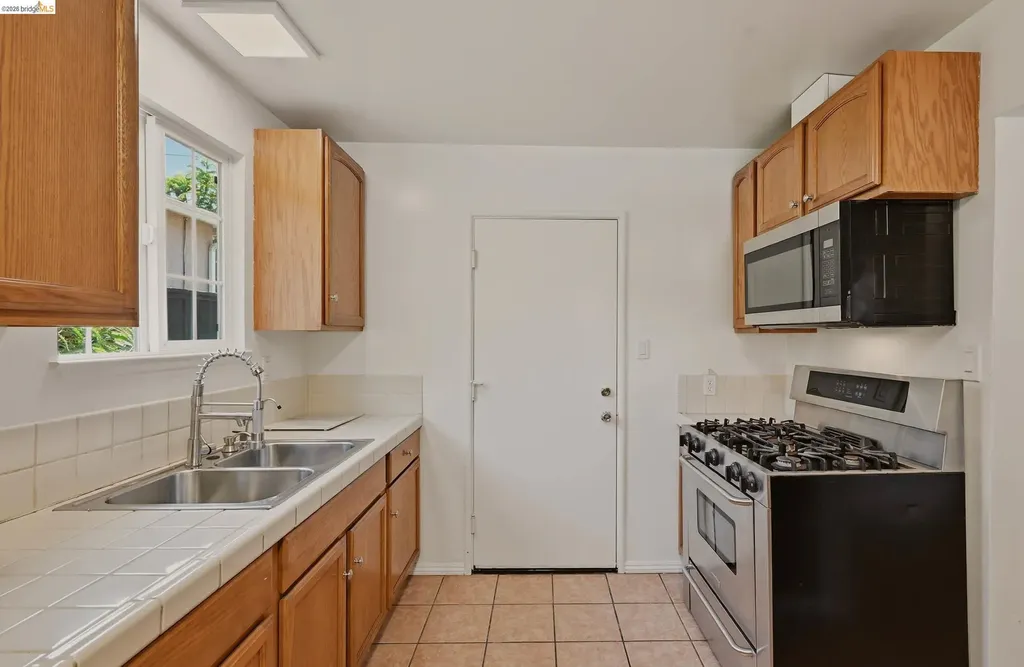963 Devon Drive Hayward CA 94542