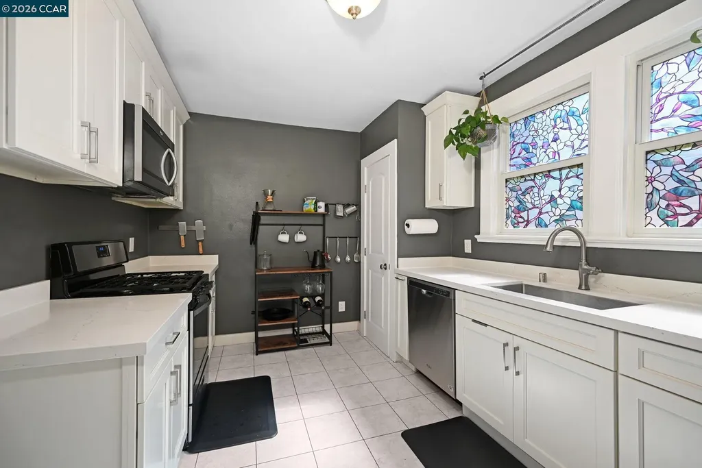425 Bay Street Crockett CA 94525