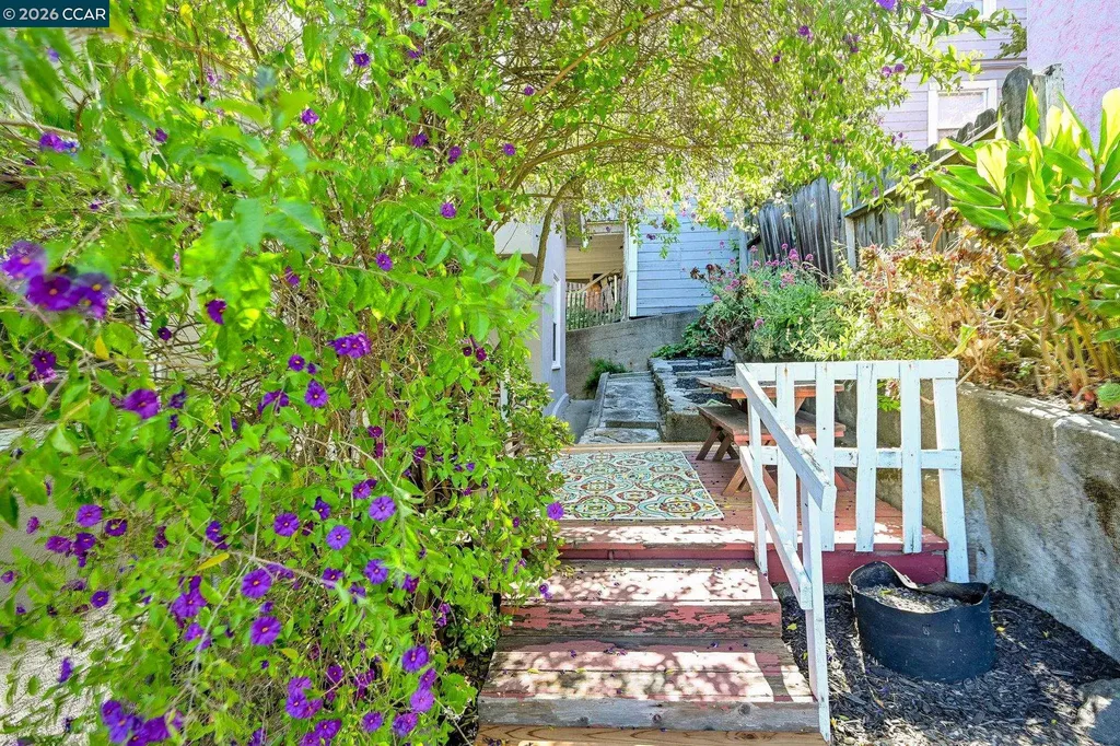425 Bay Street Crockett CA 94525