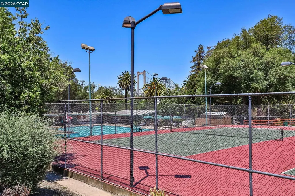 425 Bay Street Crockett CA 94525