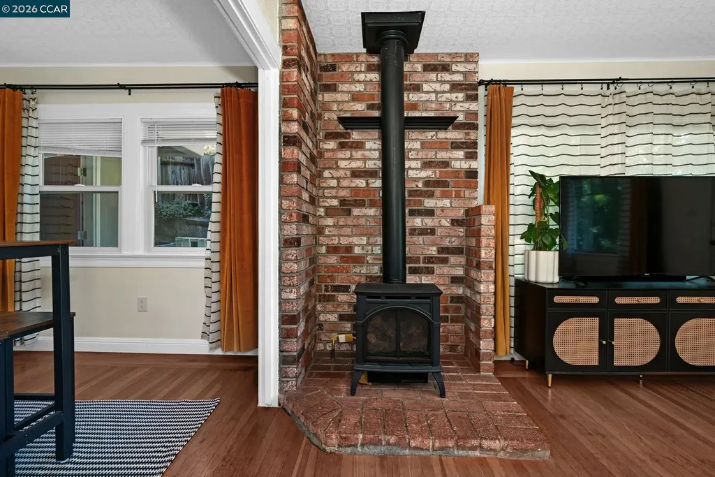 425 Bay Street Crockett CA 94525