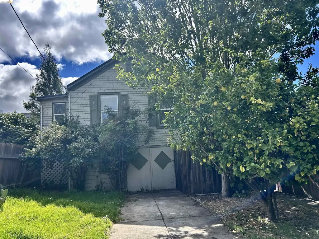 2044 Austin Oakland CA 94601