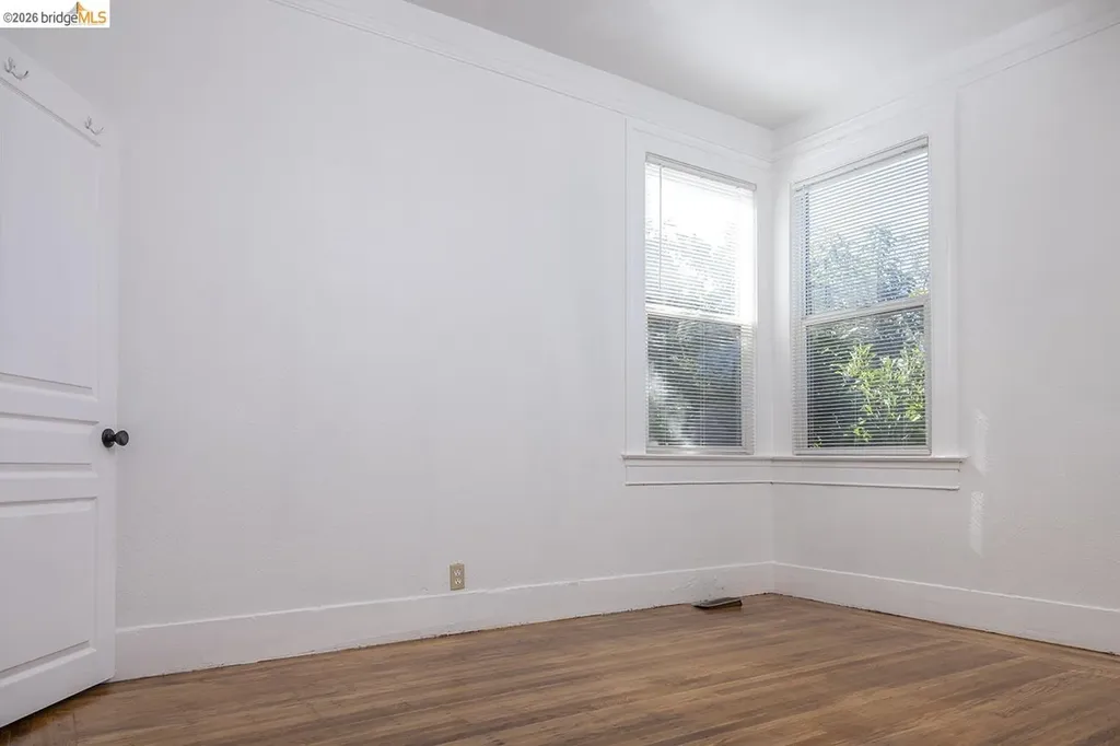 2044 Austin Oakland CA 94601
