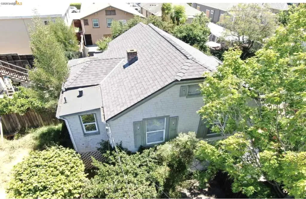 2044 Austin Oakland CA 94601