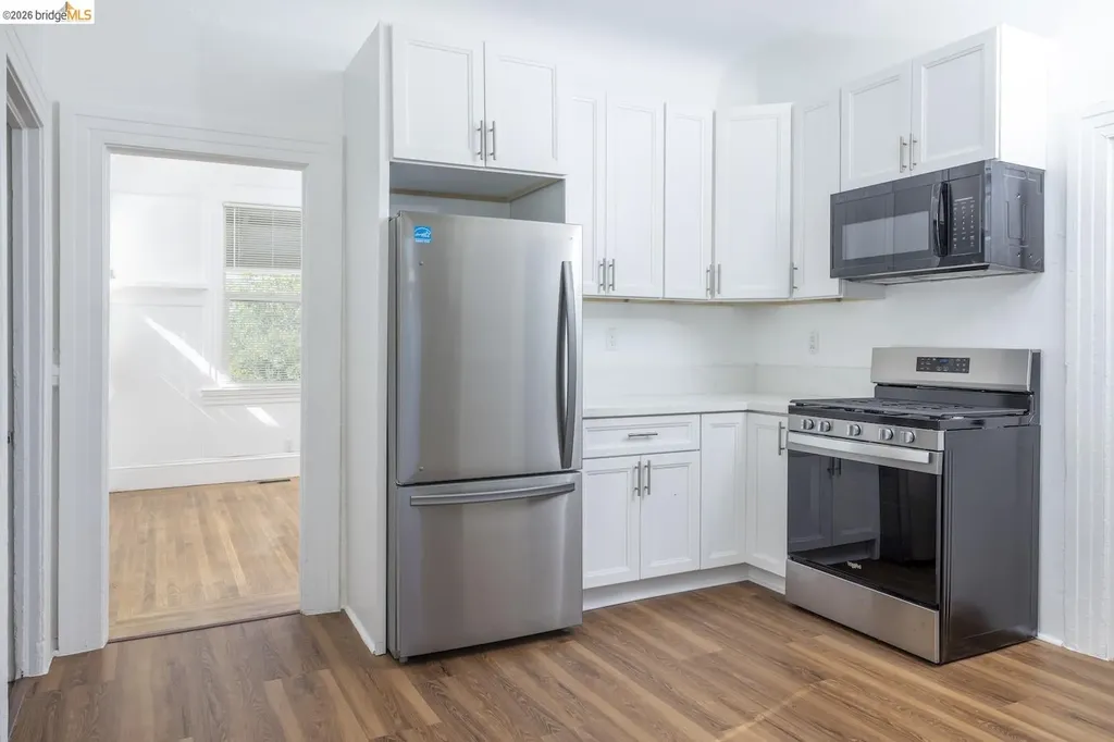 2044 Austin Oakland CA 94601