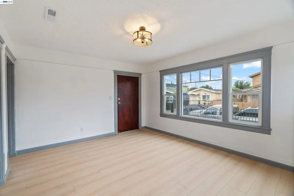 1012 72nd Avenue Oakland CA 94621