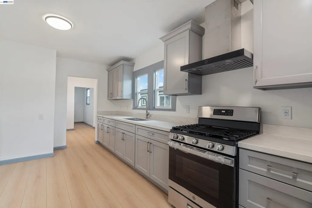 1012 72nd Avenue Oakland CA 94621