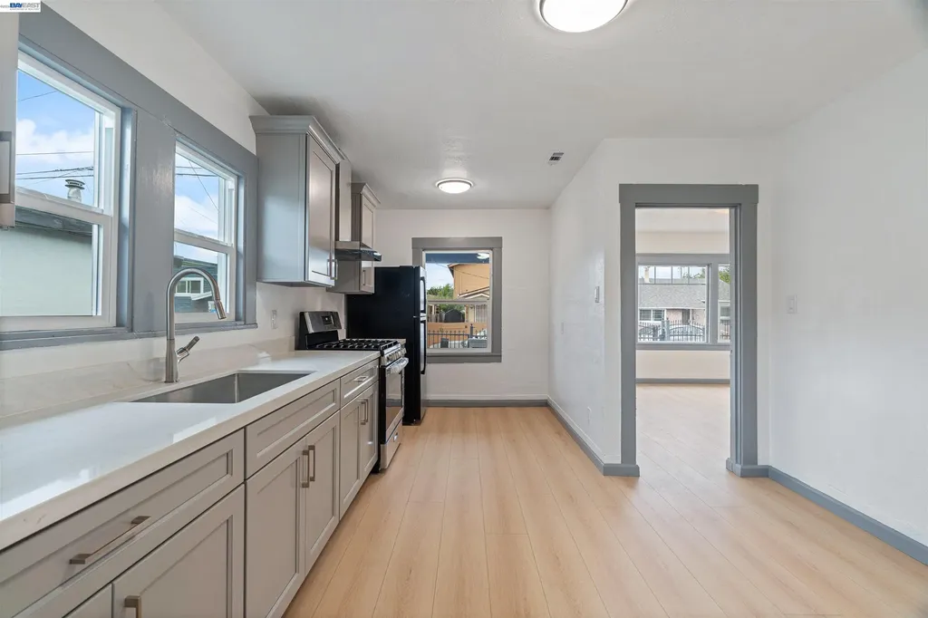 1012 72nd Avenue Oakland CA 94621