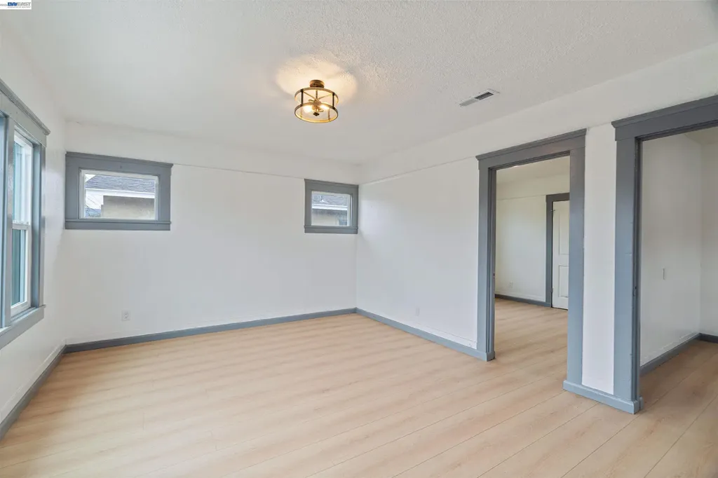 1012 72nd Avenue Oakland CA 94621
