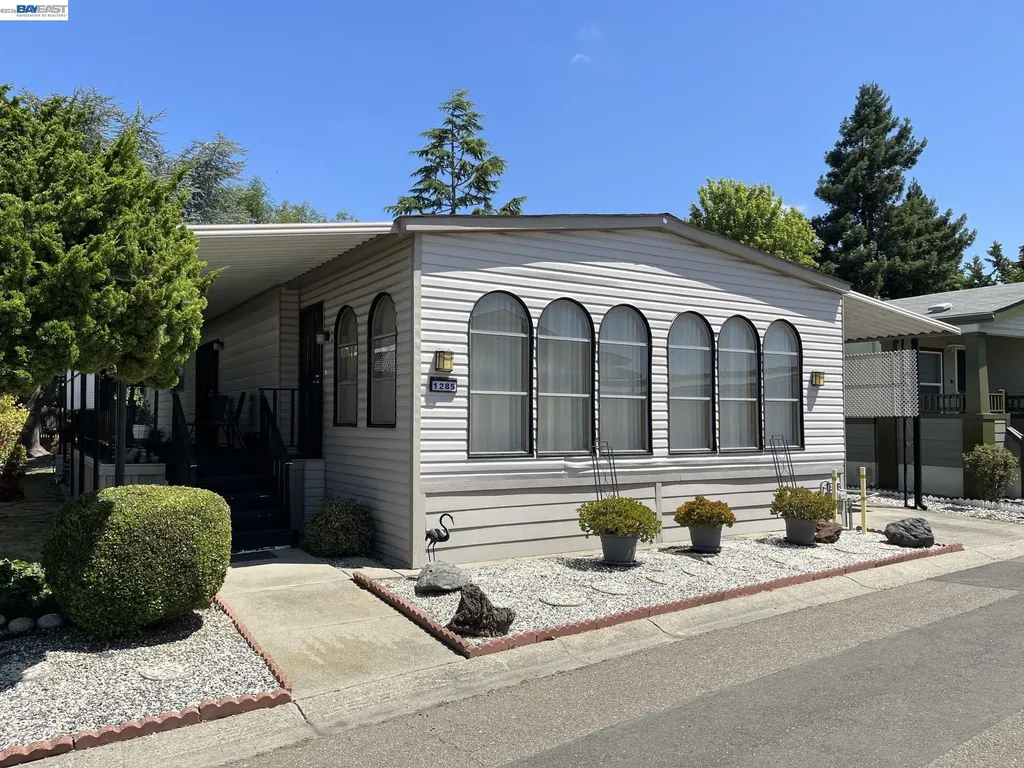 1285 Sussex Way Hayward CA 94544