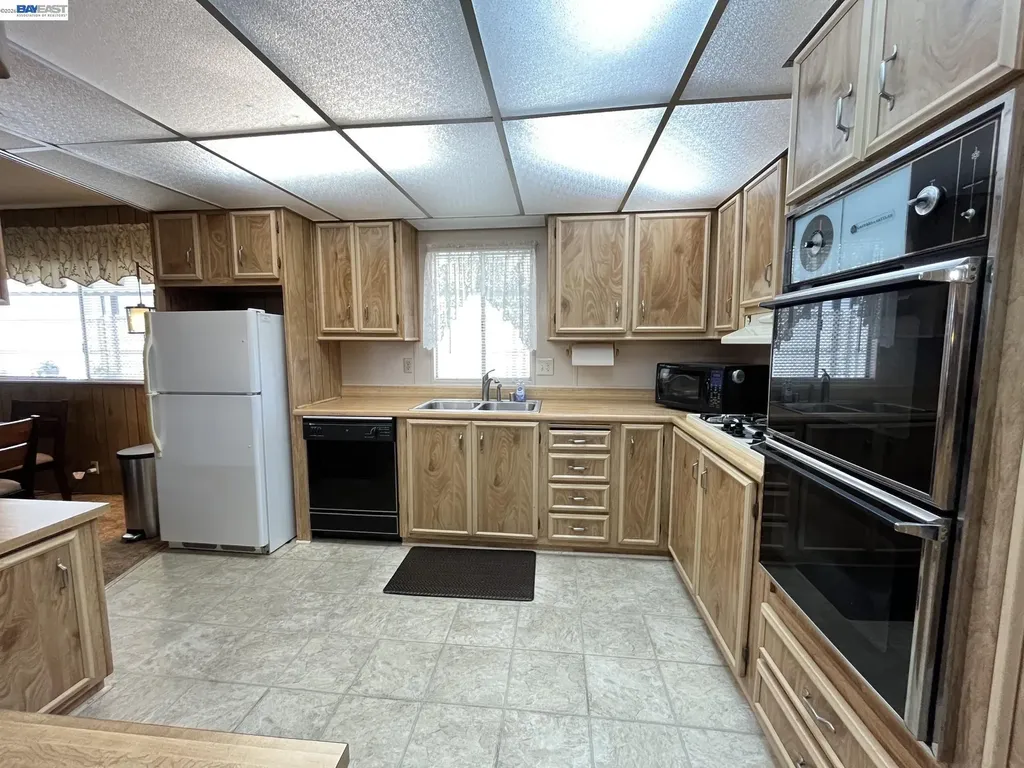 1285 Sussex Way Hayward CA 94544