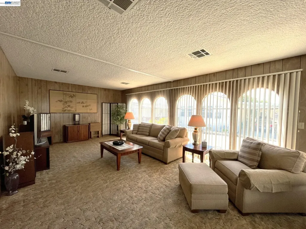 1285 Sussex Way Hayward CA 94544