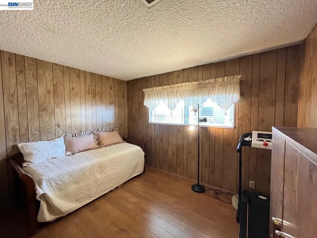 1285 Sussex Way Hayward CA 94544