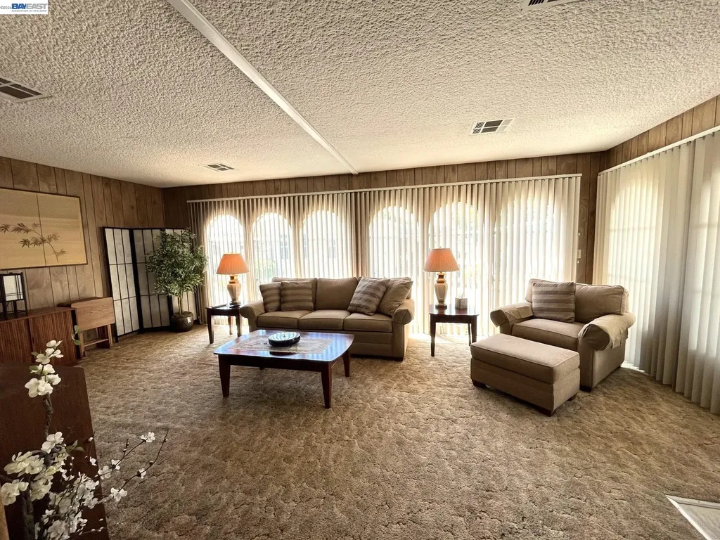 1285 Sussex Way Hayward CA 94544