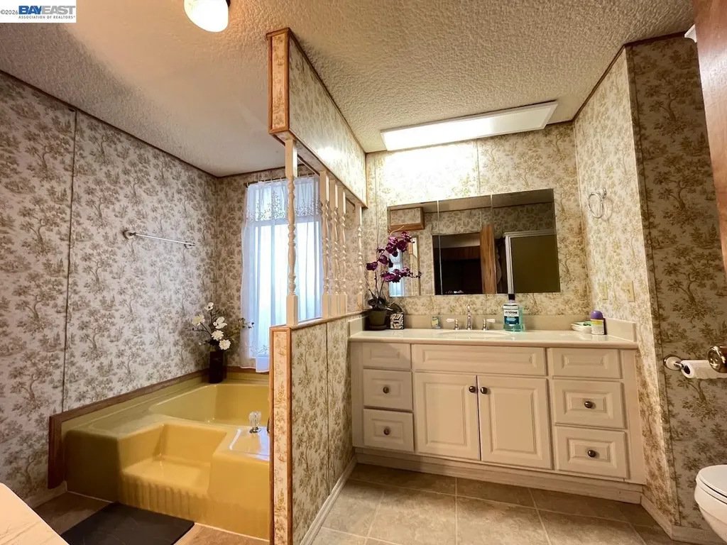1285 Sussex Way Hayward CA 94544