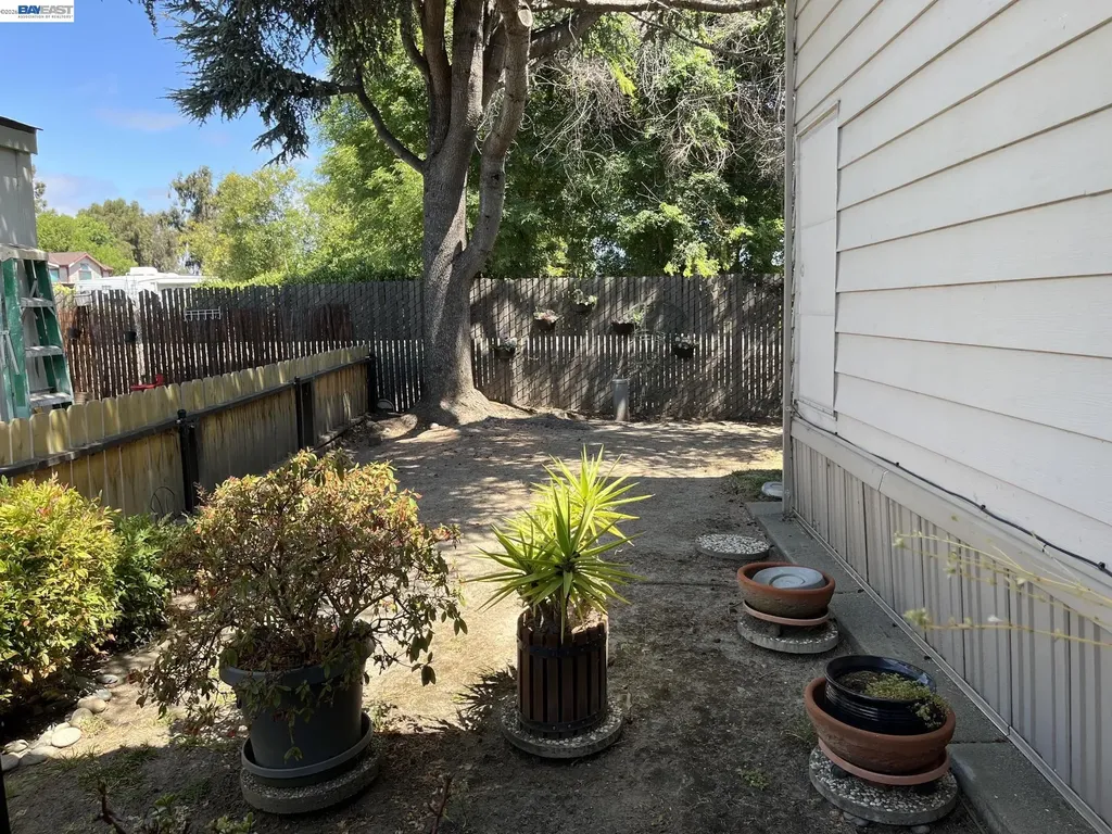 1285 Sussex Way Hayward CA 94544