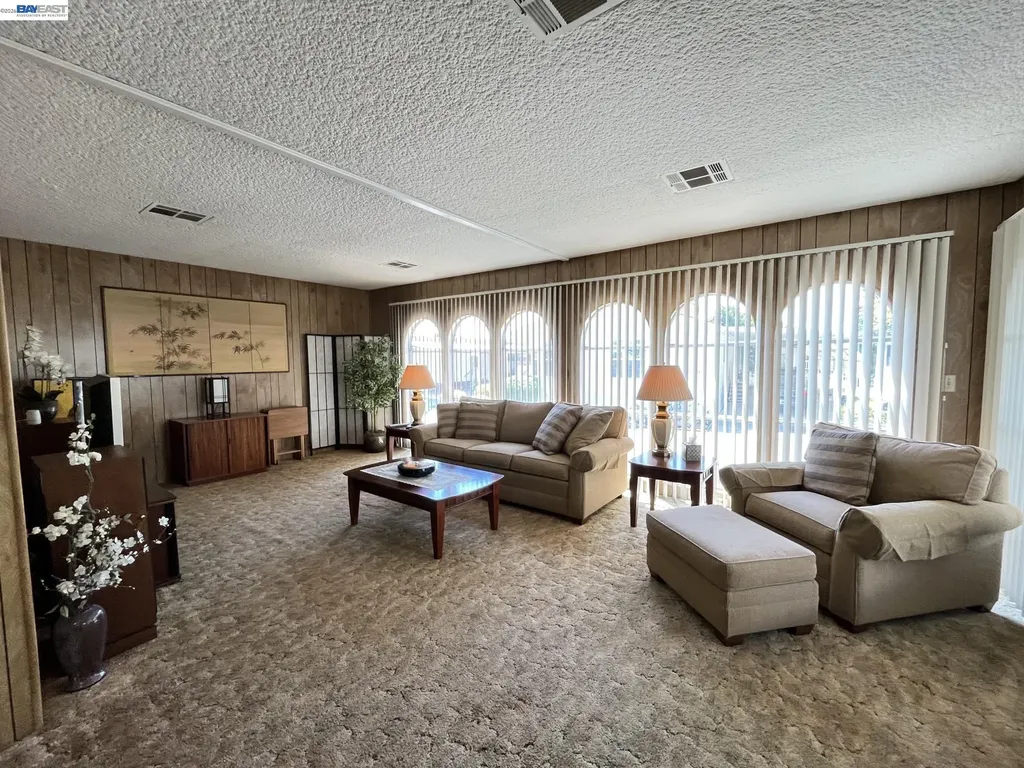 1285 Sussex Way Hayward CA 94544