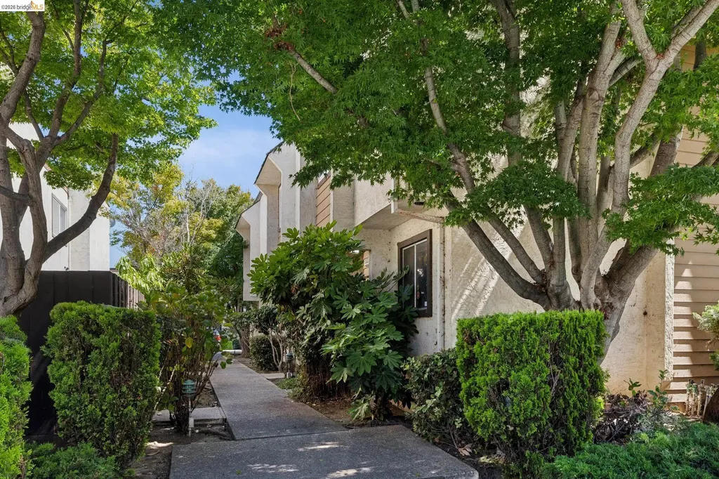 1563 Carpentier San Leandro CA 94577