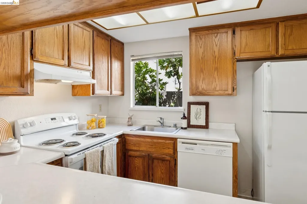 1563 Carpentier San Leandro CA 94577