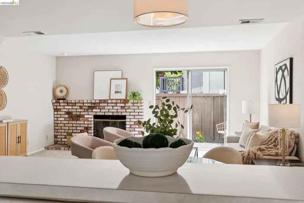 1563 Carpentier San Leandro CA 94577