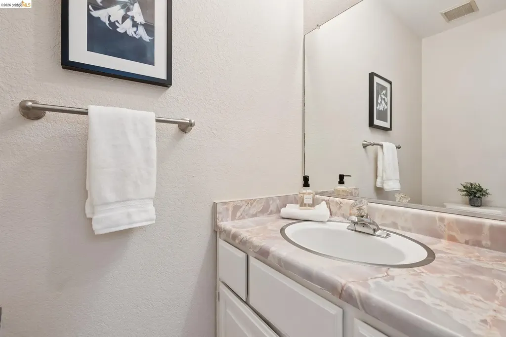 1563 Carpentier San Leandro CA 94577