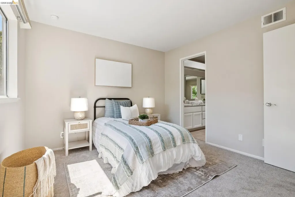1563 Carpentier San Leandro CA 94577