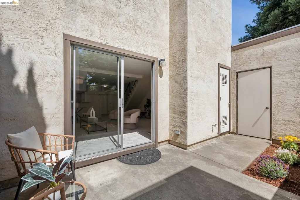 1563 Carpentier San Leandro CA 94577