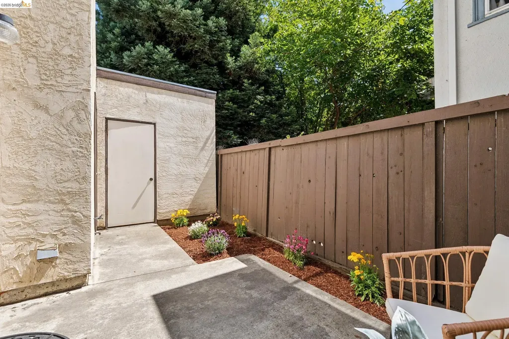 1563 Carpentier San Leandro CA 94577
