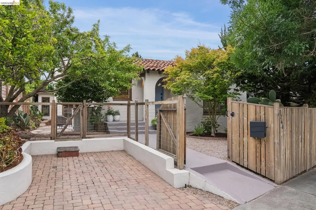 1246 Hopkins Street Berkeley CA 94702