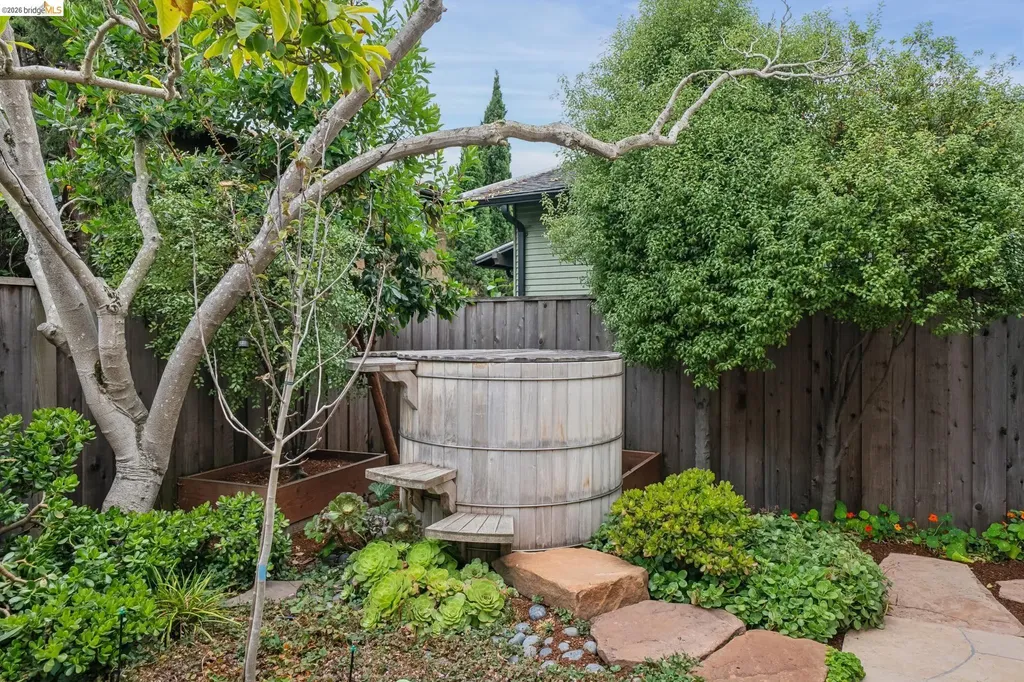 1246 Hopkins Street Berkeley CA 94702