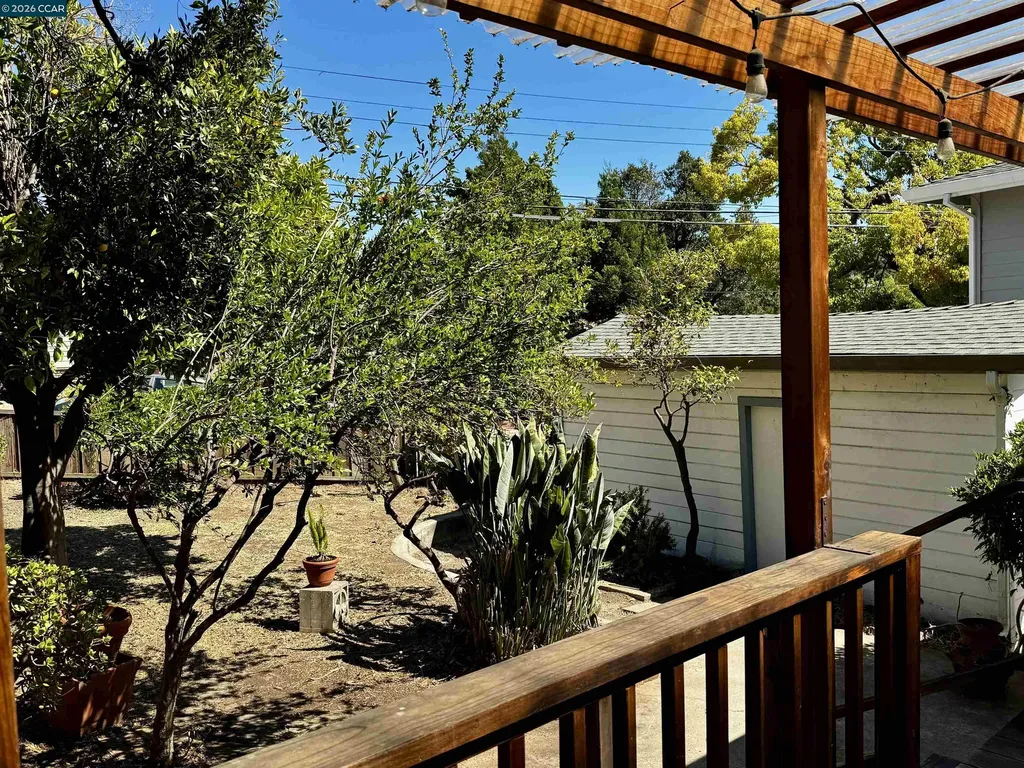 1546 Azalea Avenue Martinez CA 94553