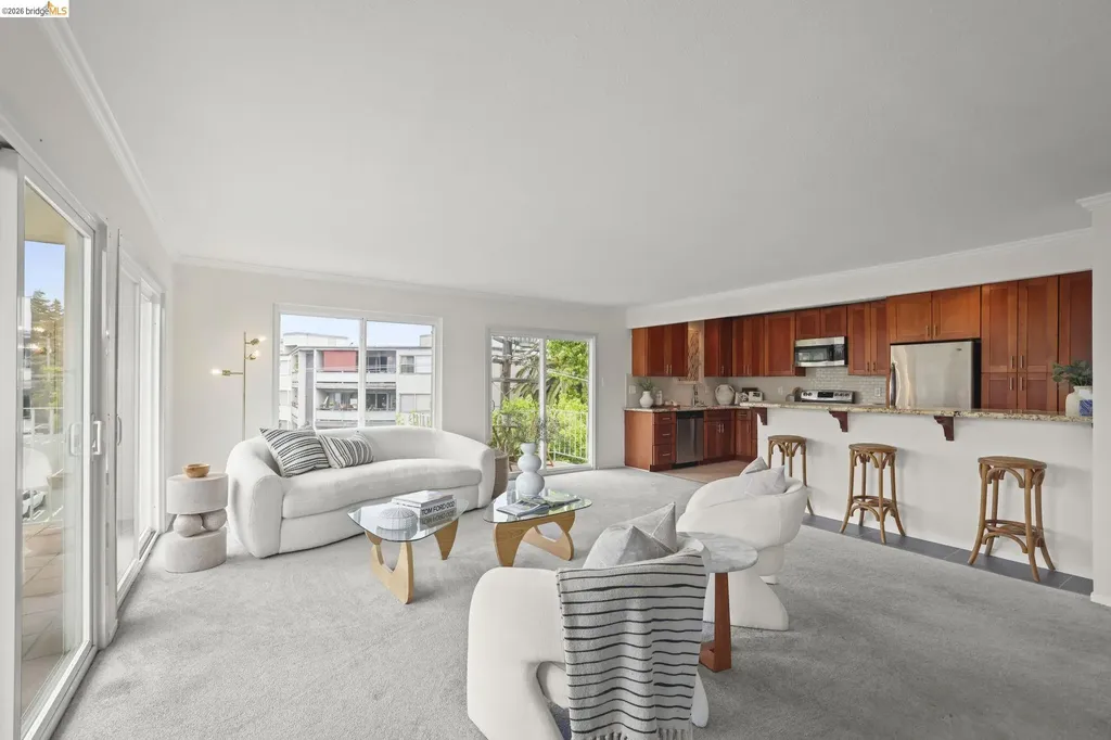 695 Mariposa Avenue Oakland CA 94610